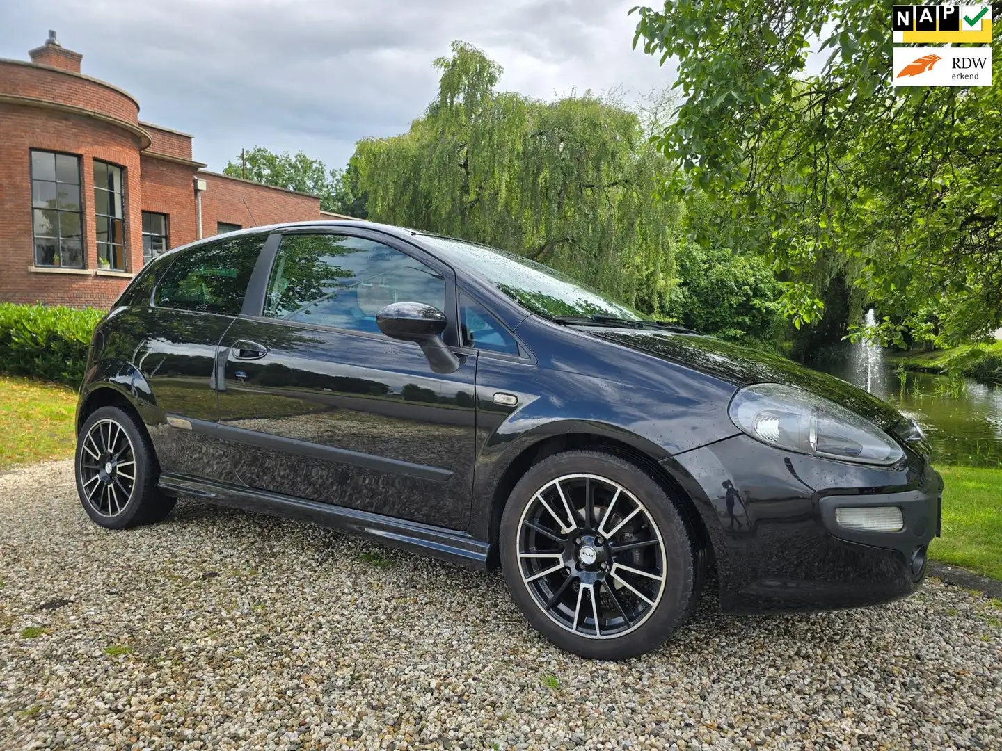 Fiat Punto Evo 1.4-16V Multiair Racing Zwart - 1