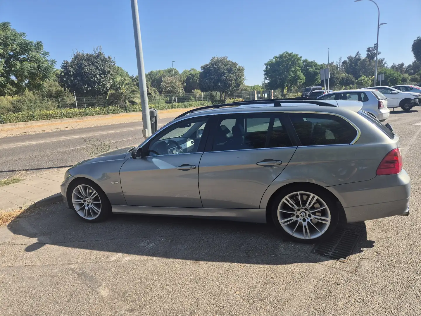 BMW 330 330xd Touring Aut. - 2