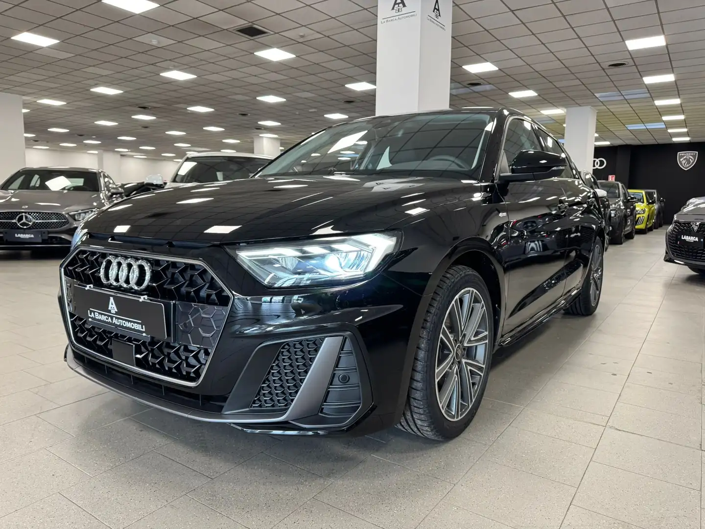 Audi A1 Sportback 30 Tfsi S Line Edition Schwarz - 2