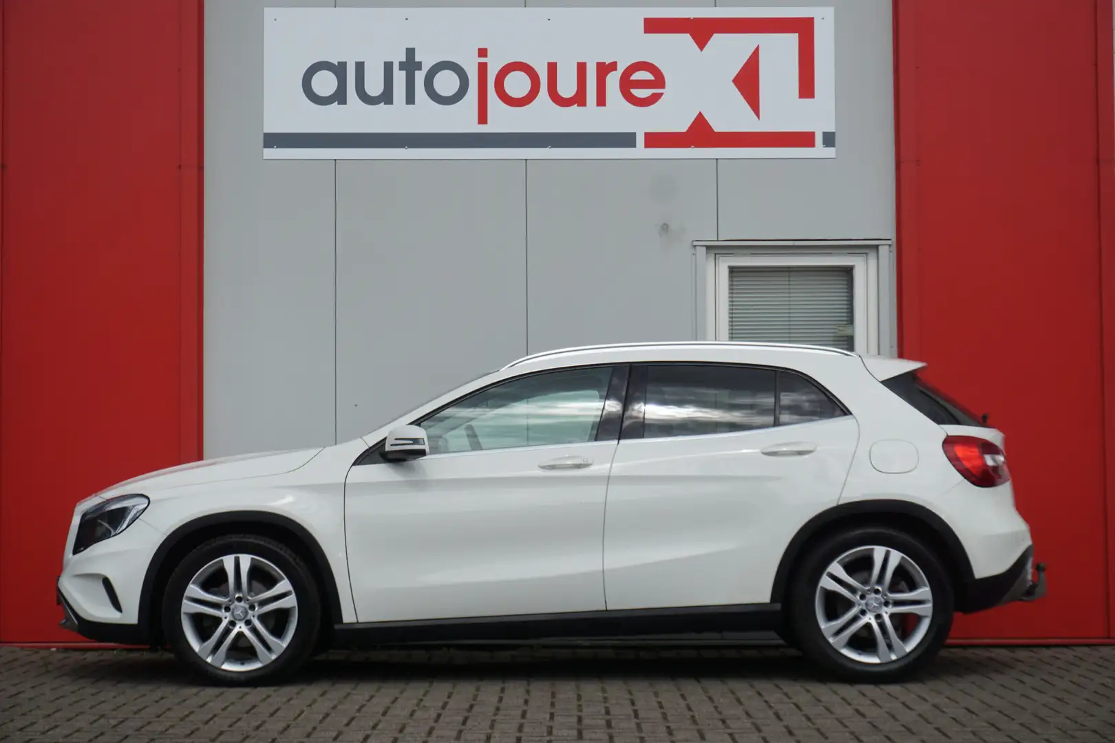 Mercedes-Benz GLA 200 CDI Ambition Automaat | Navigatie | Climate | Wit - 2