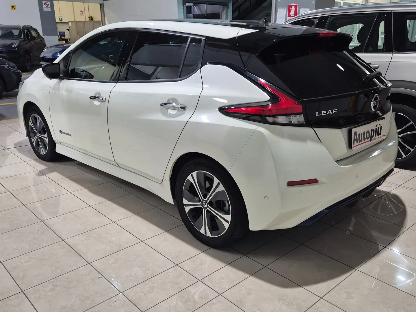 Nissan Leaf Leaf II 2018 Tekna 40kWh 150cv Bianco - 2