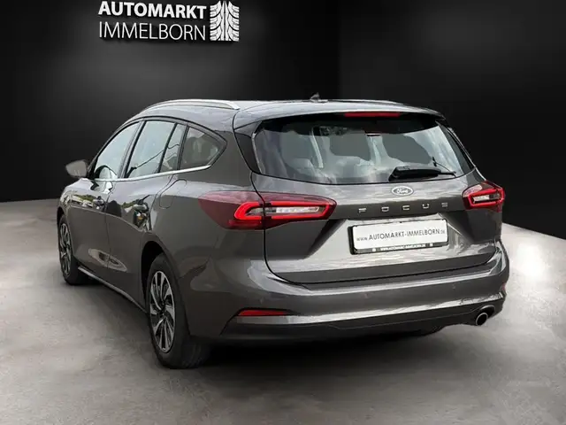 Ford Focus view 5
