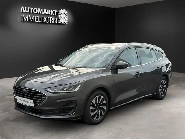 Ford Focus view 4