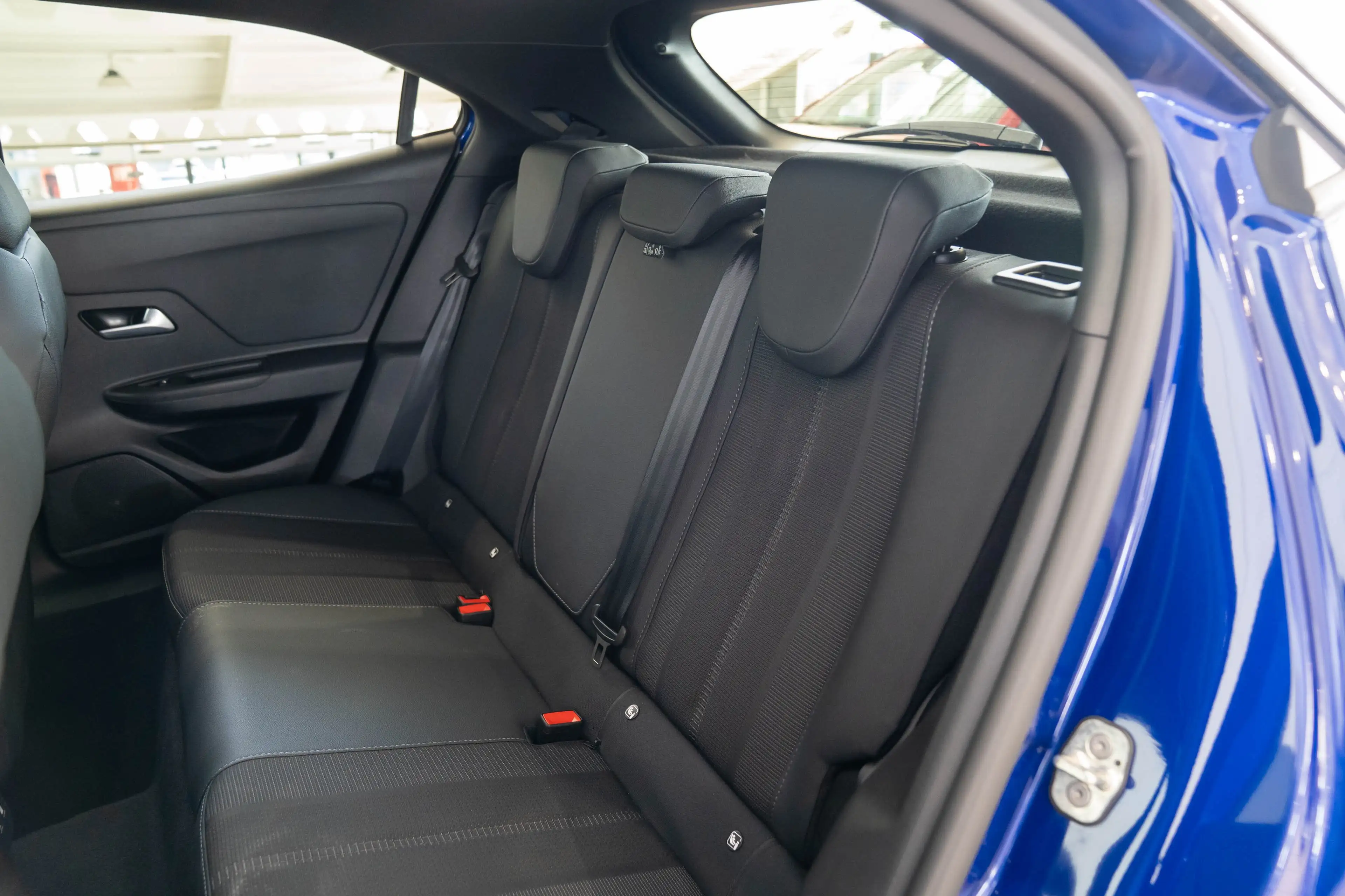 Opel Mokka-E Electric GS 54 kWh | SOH 96% | Matrix LED | Naviga — photo 13