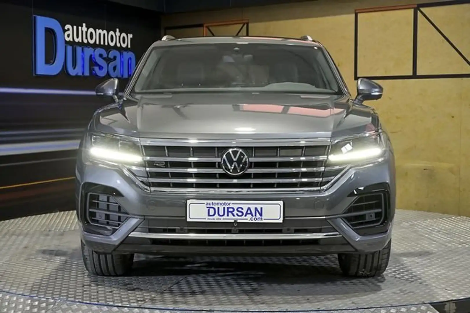Volkswagen Touareg Prem Eleg 3.0 V6 TDI 210kW Tip 4M Gris - 2