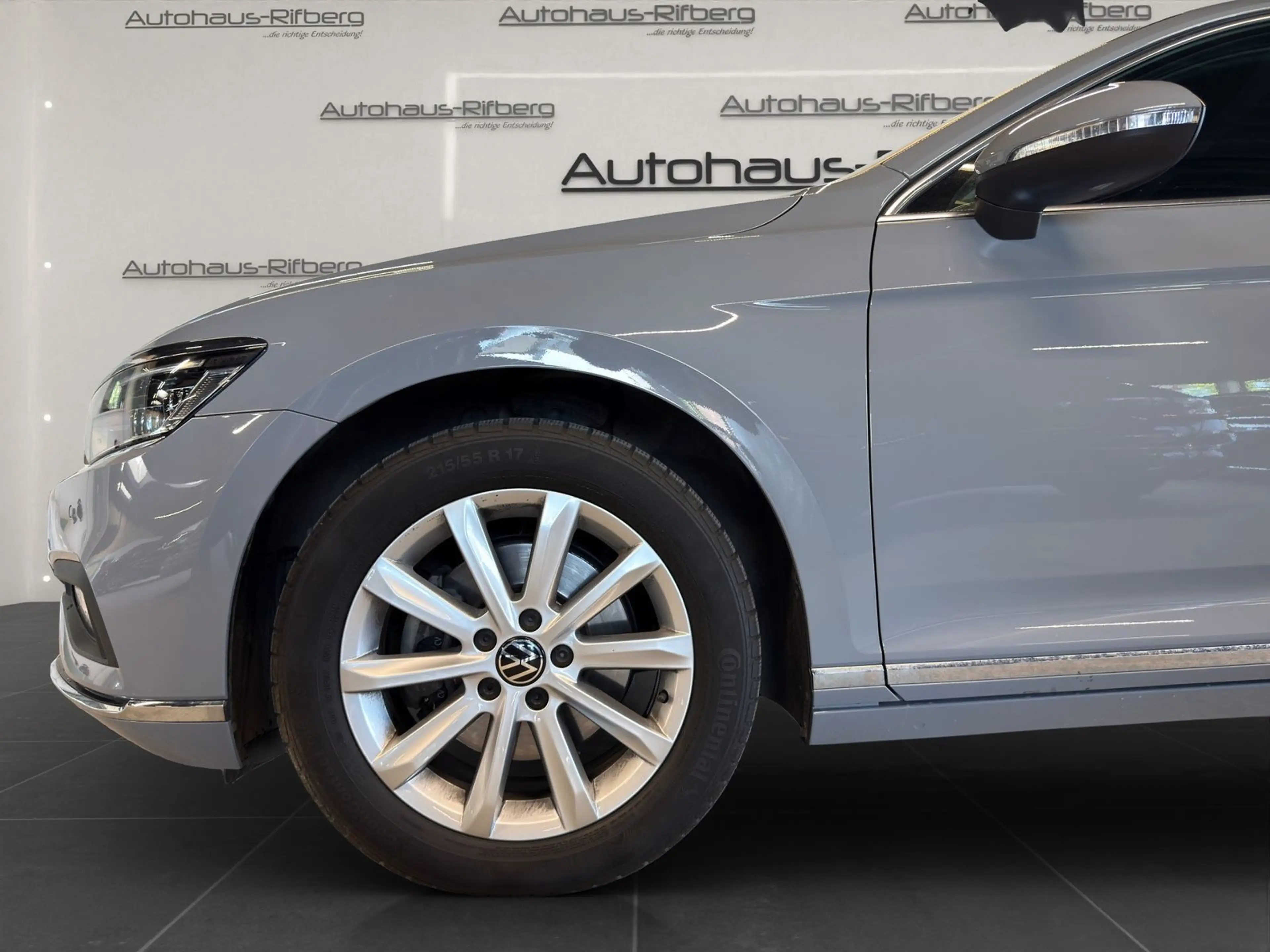 Volkswagen Passat Variant 2.0 TDI ELEGANCE/DSG/PANO/MATRIX — photo 7