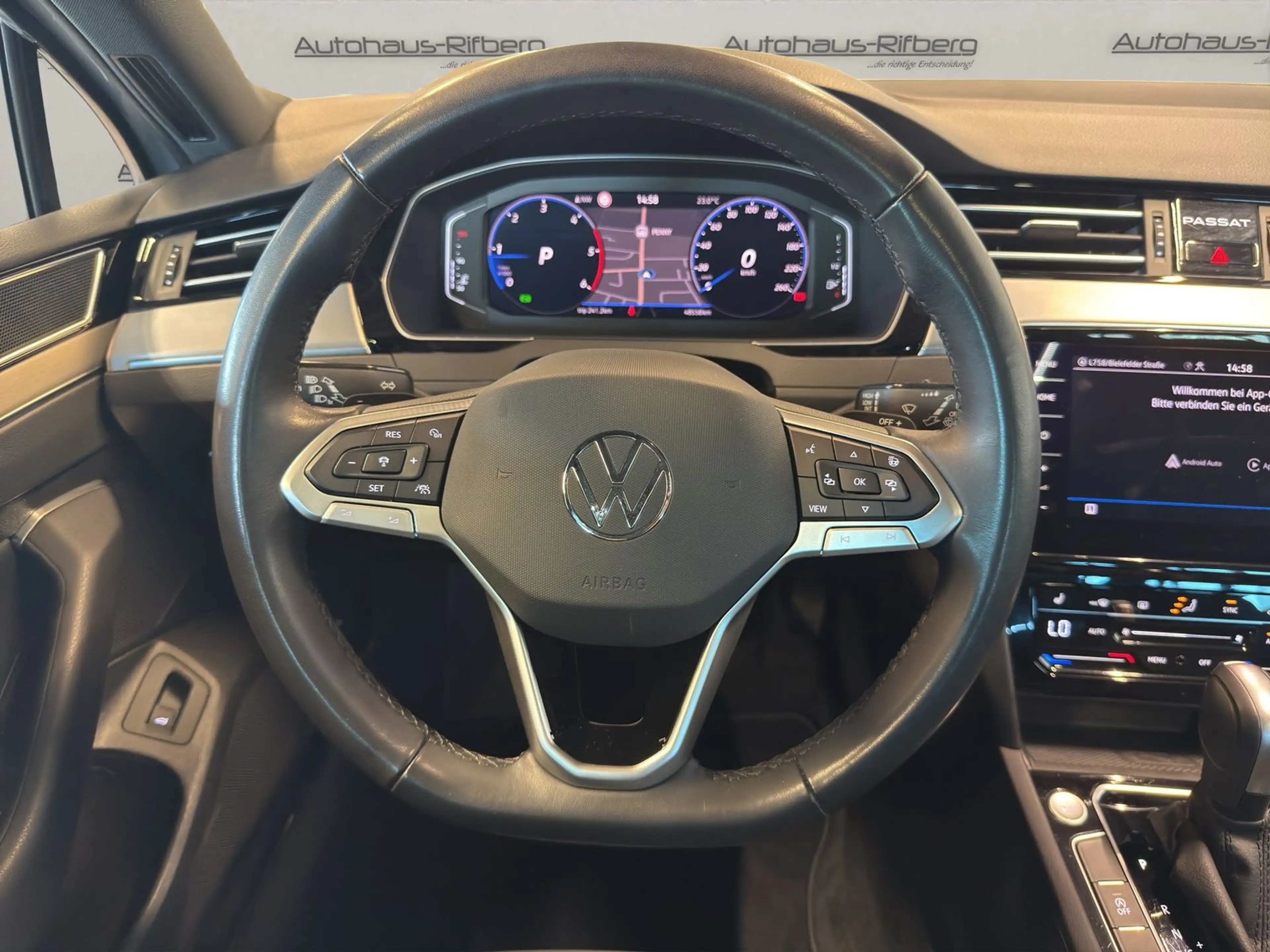Volkswagen Passat Variant 2.0 TDI ELEGANCE/DSG/PANO/MATRIX — photo 13