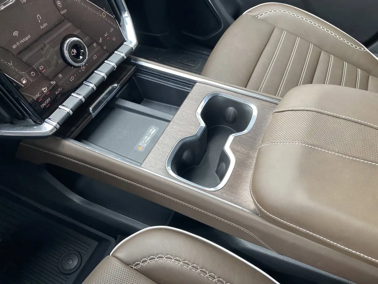 GMC Acadia снимка GMC Acadia