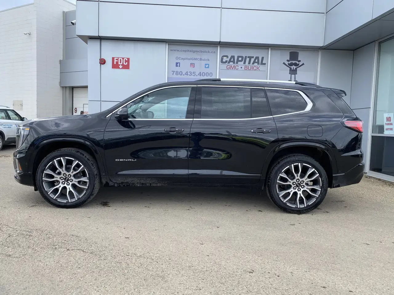 GMC Acadia снимка GMC Acadia