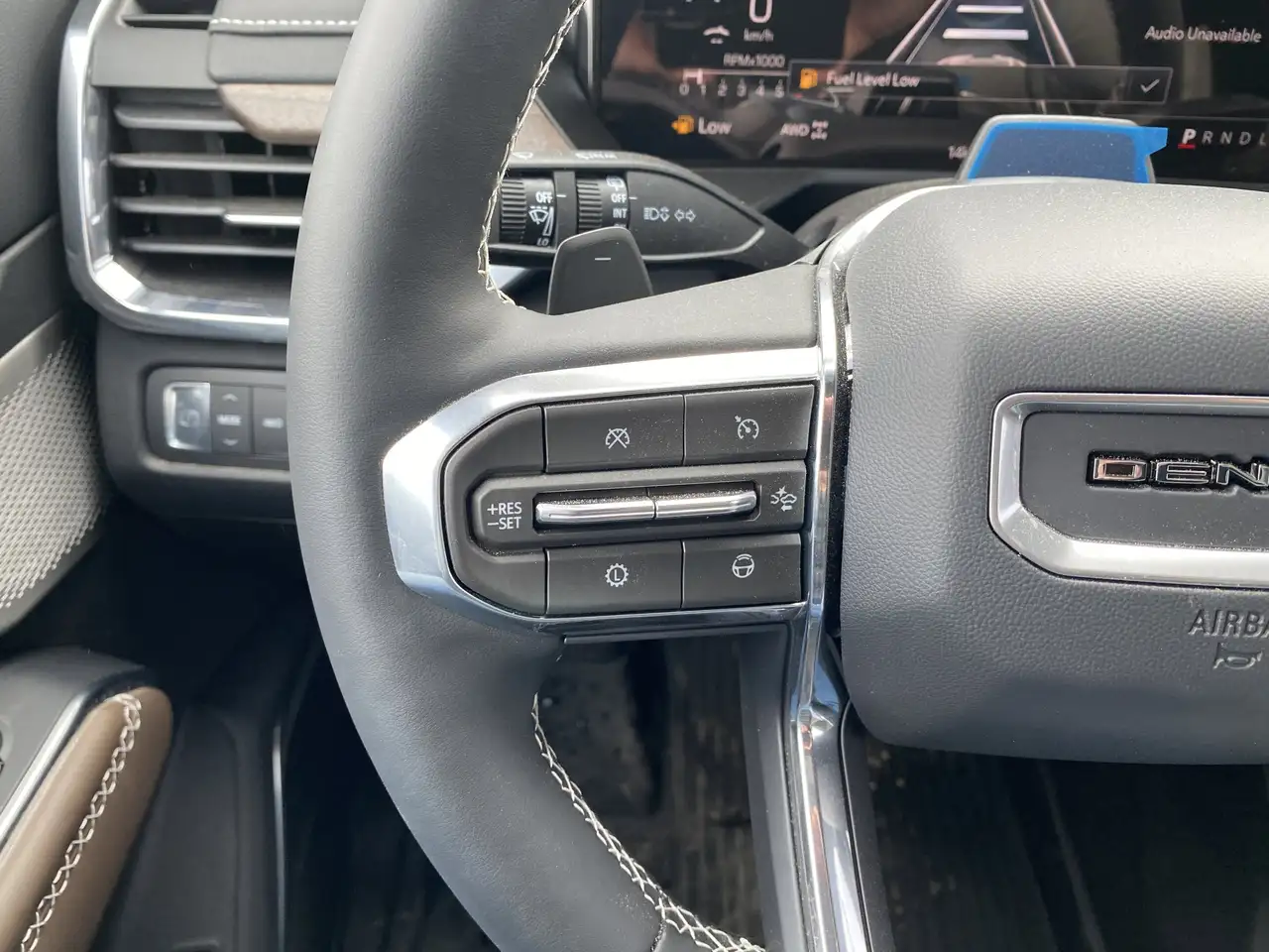 GMC Acadia снимка GMC Acadia