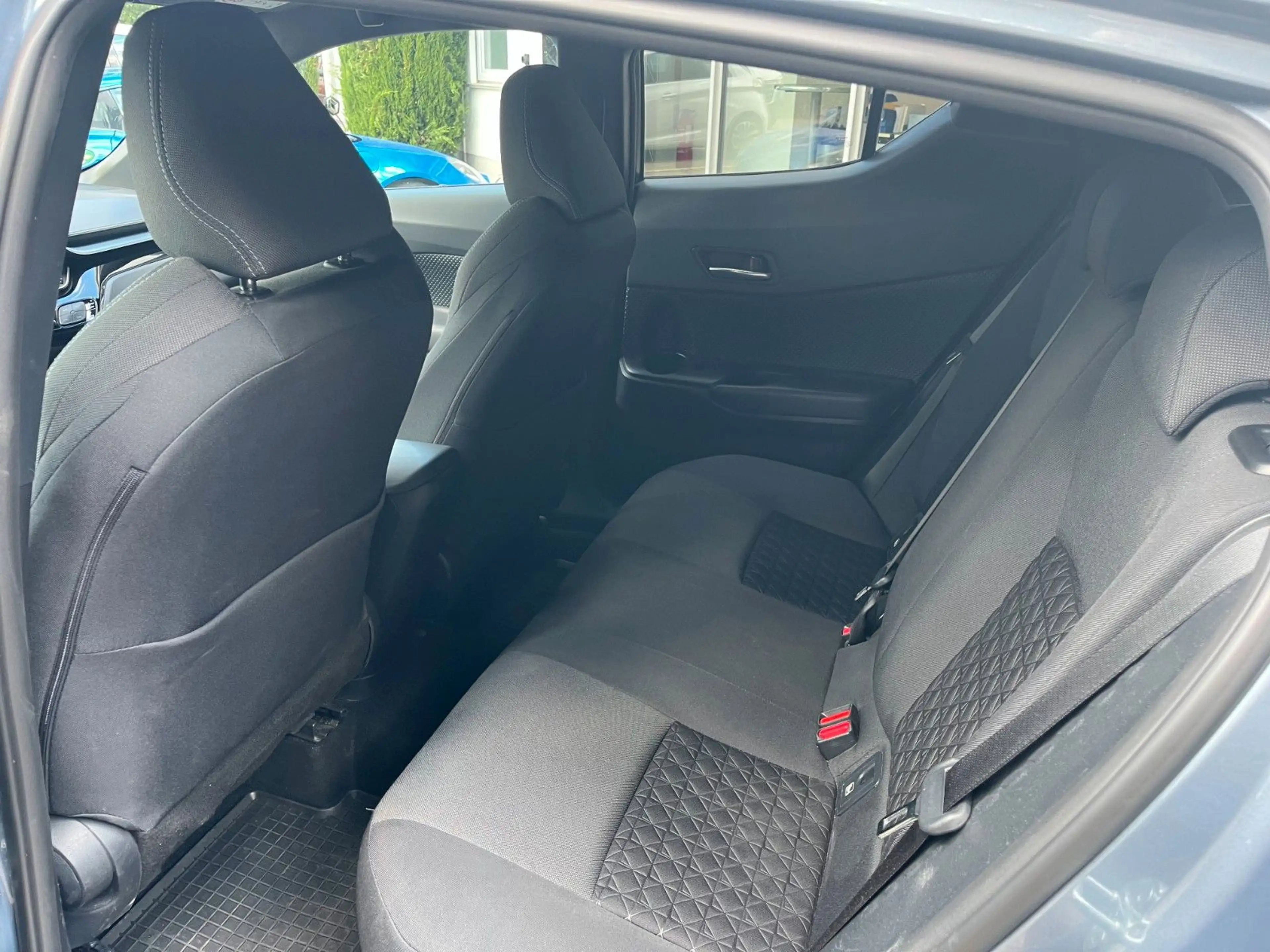 Toyota C-HR Hybrid Team D WKR — photo 6