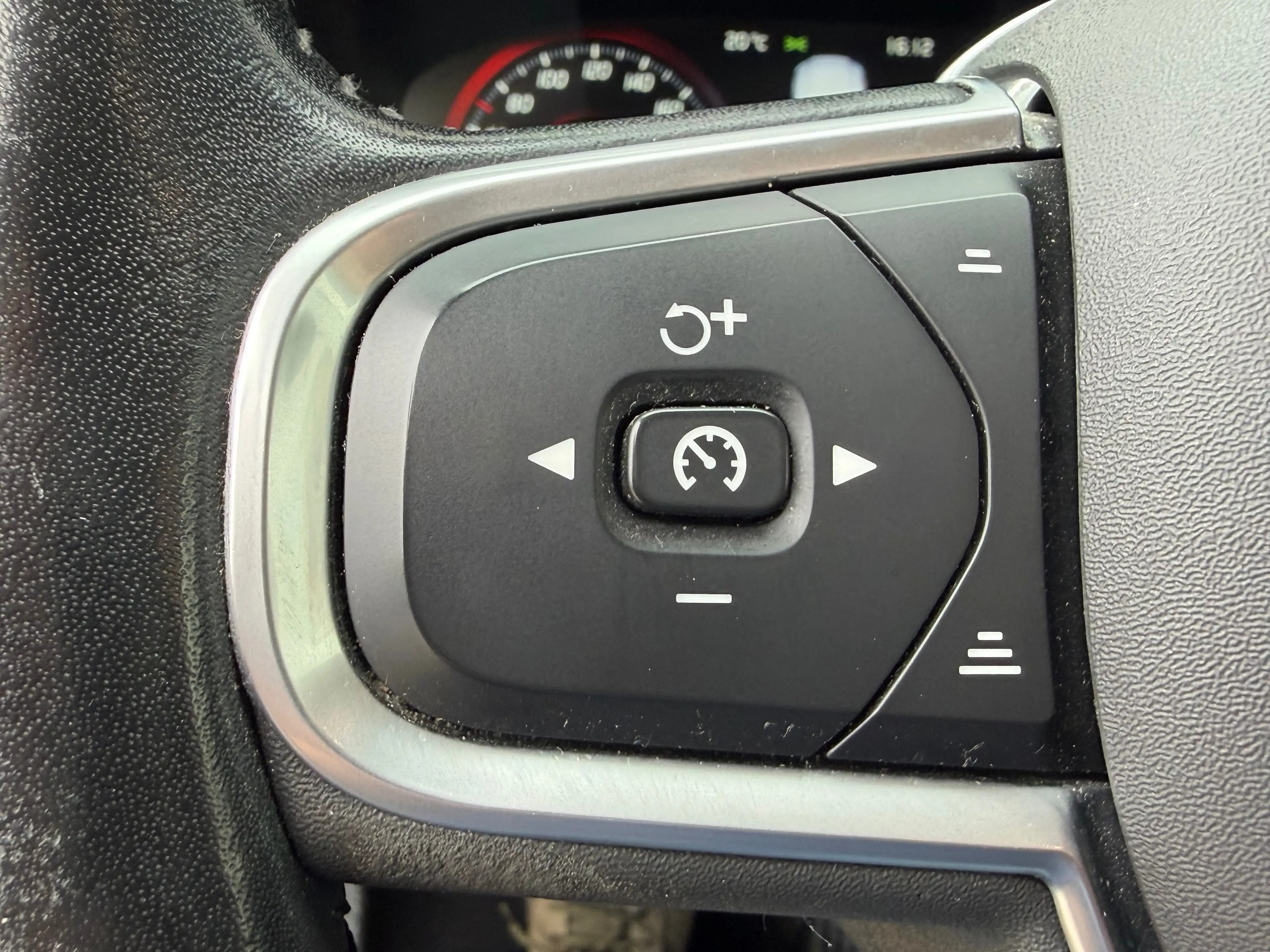 Volvo V60 Break 2.0 D3 Automatique - Full LED - Cuir - Caméra — photo 14