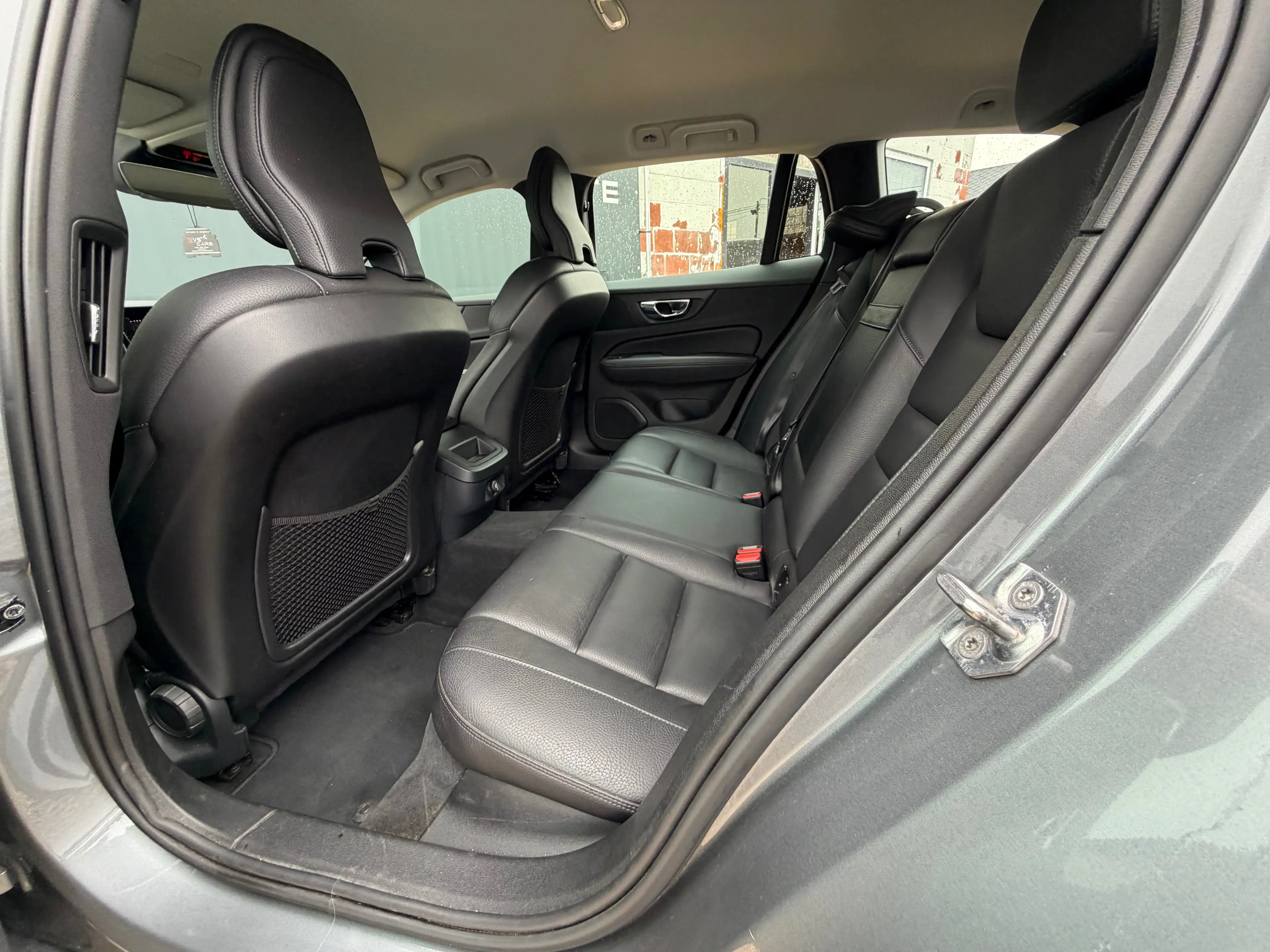 Volvo V60 Break 2.0 D3 Automatique - Full LED - Cuir - Caméra — photo 9