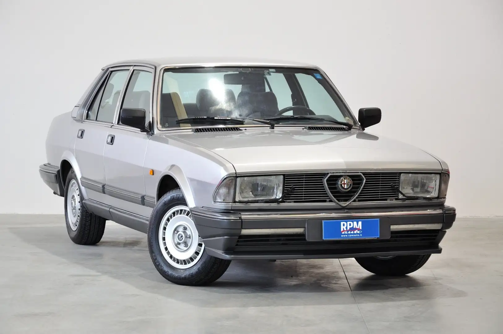 Alfa Romeo Alfa 6 2.0 Stříbrná - 1