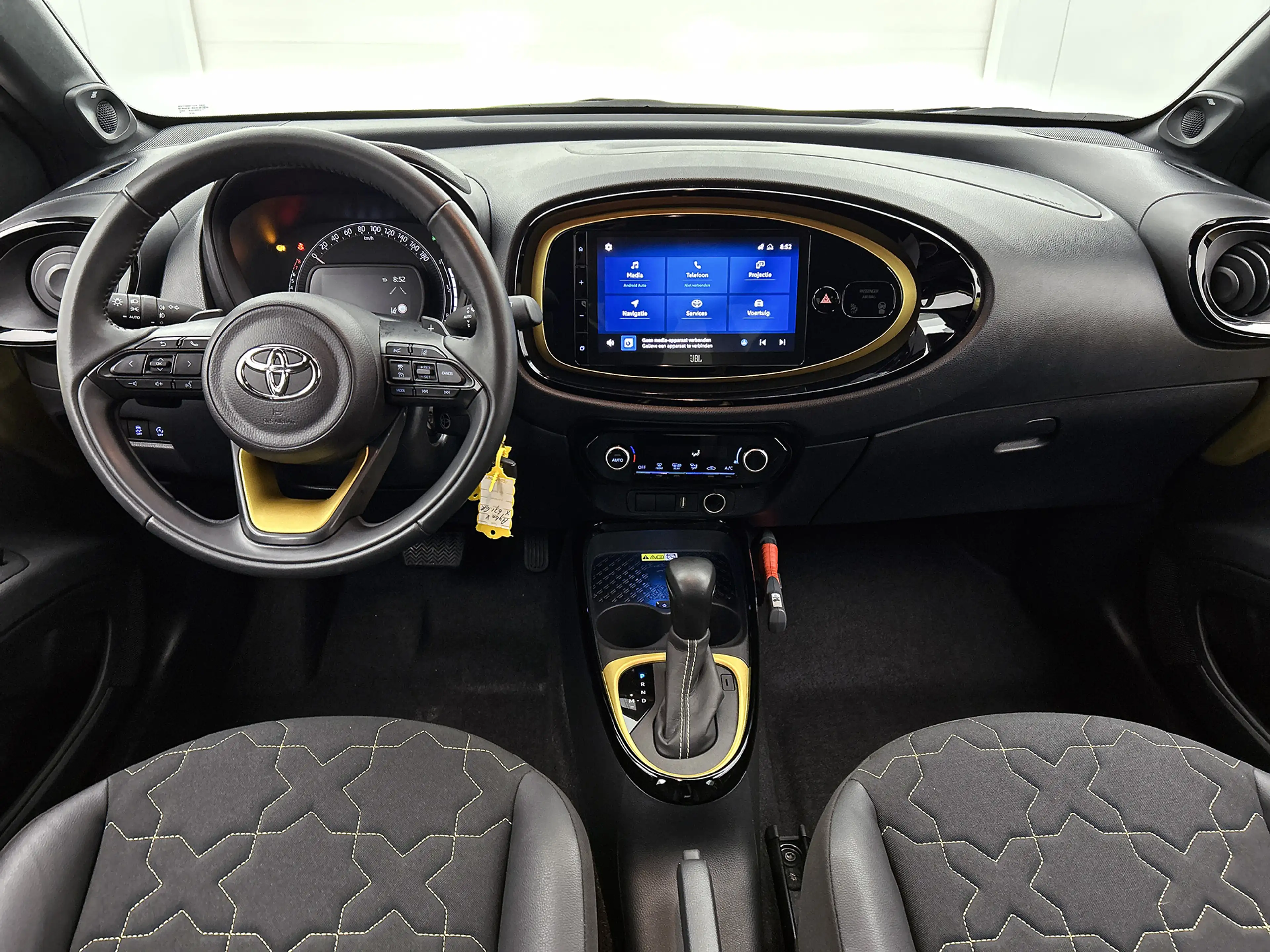 Toyota Aygo X 1.0 VVT-i S-CVT Envy — photo 4