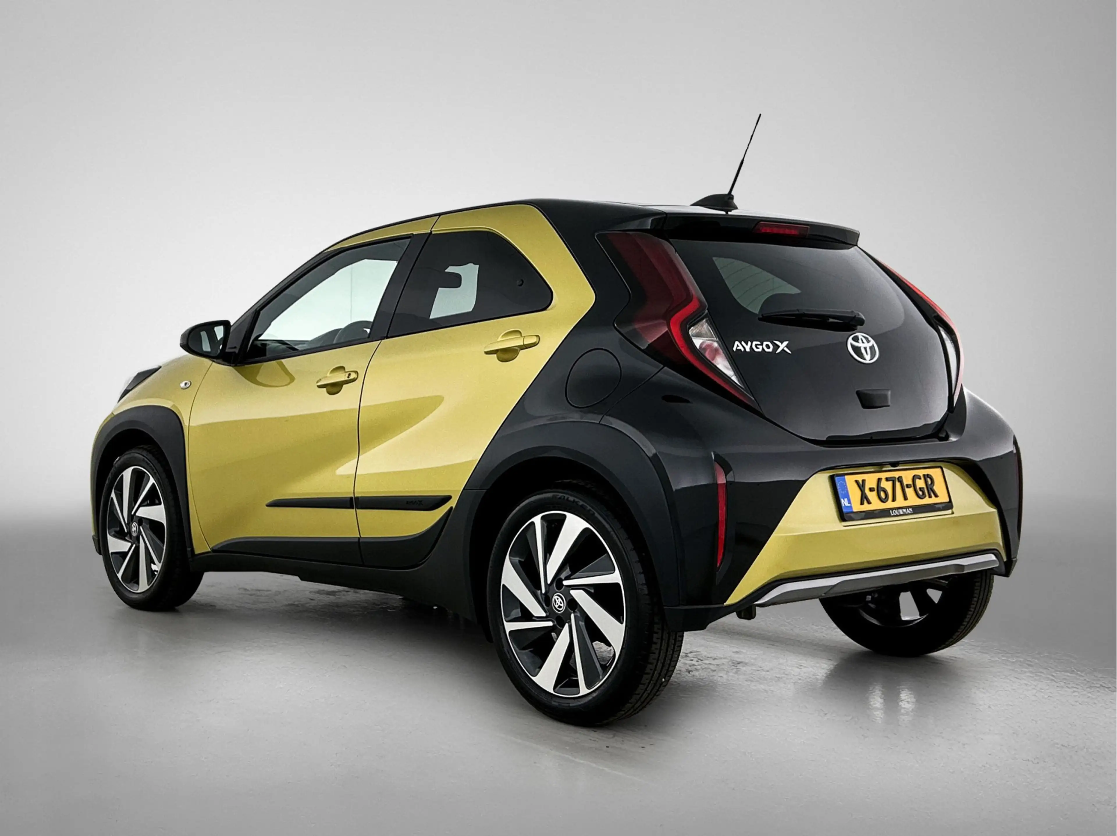 Toyota Aygo X 1.0 VVT-i S-CVT Envy — photo 14