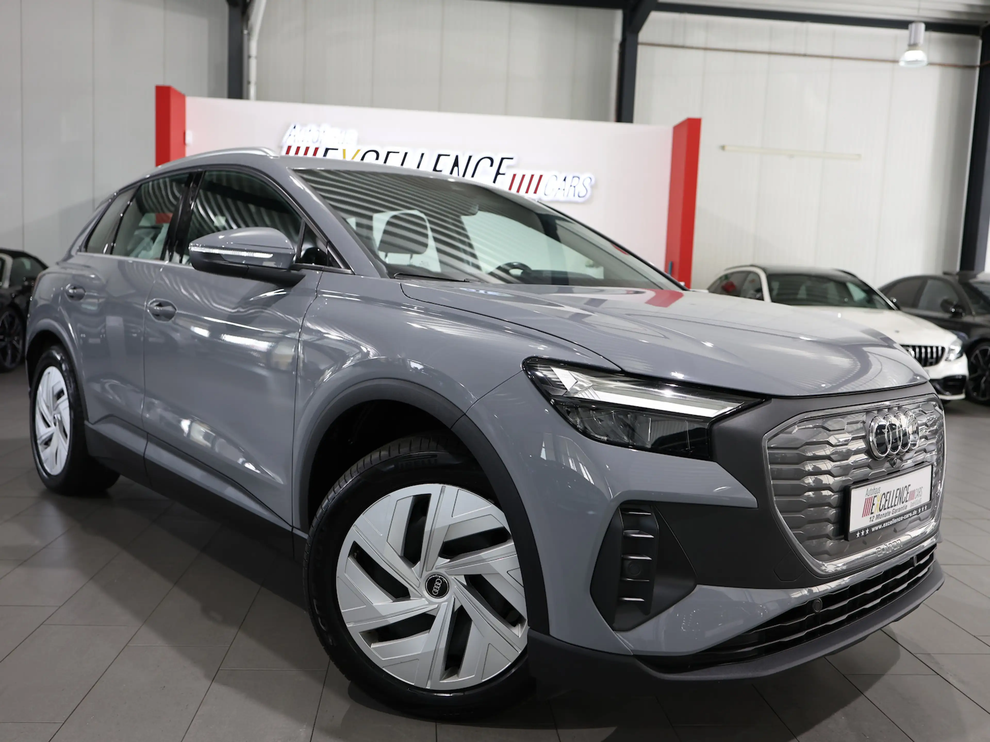 Audi Q4 e-tron 40 GREY & BLACK / 95,4% / LED, KOMFORT — photo 2