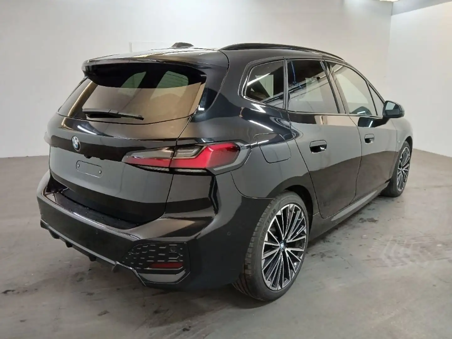 BMW 218 i Active Tourer M Sport ACC Pano Adapt LED HK Чёрный - 2