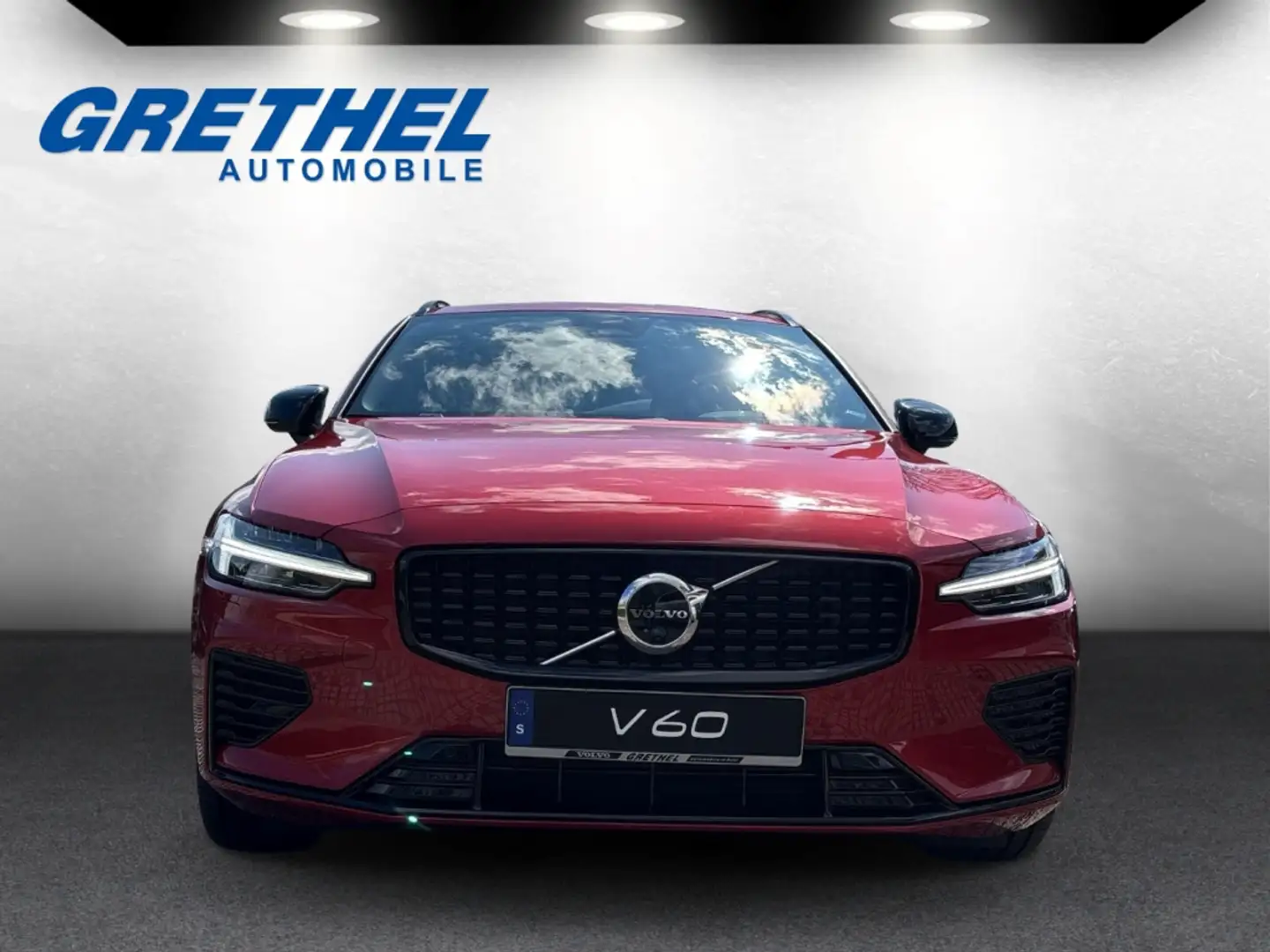 Volvo V60 Kombi Plus Dark Recharge Plug-In Hybrid AWD T6 Twi Rot - 2