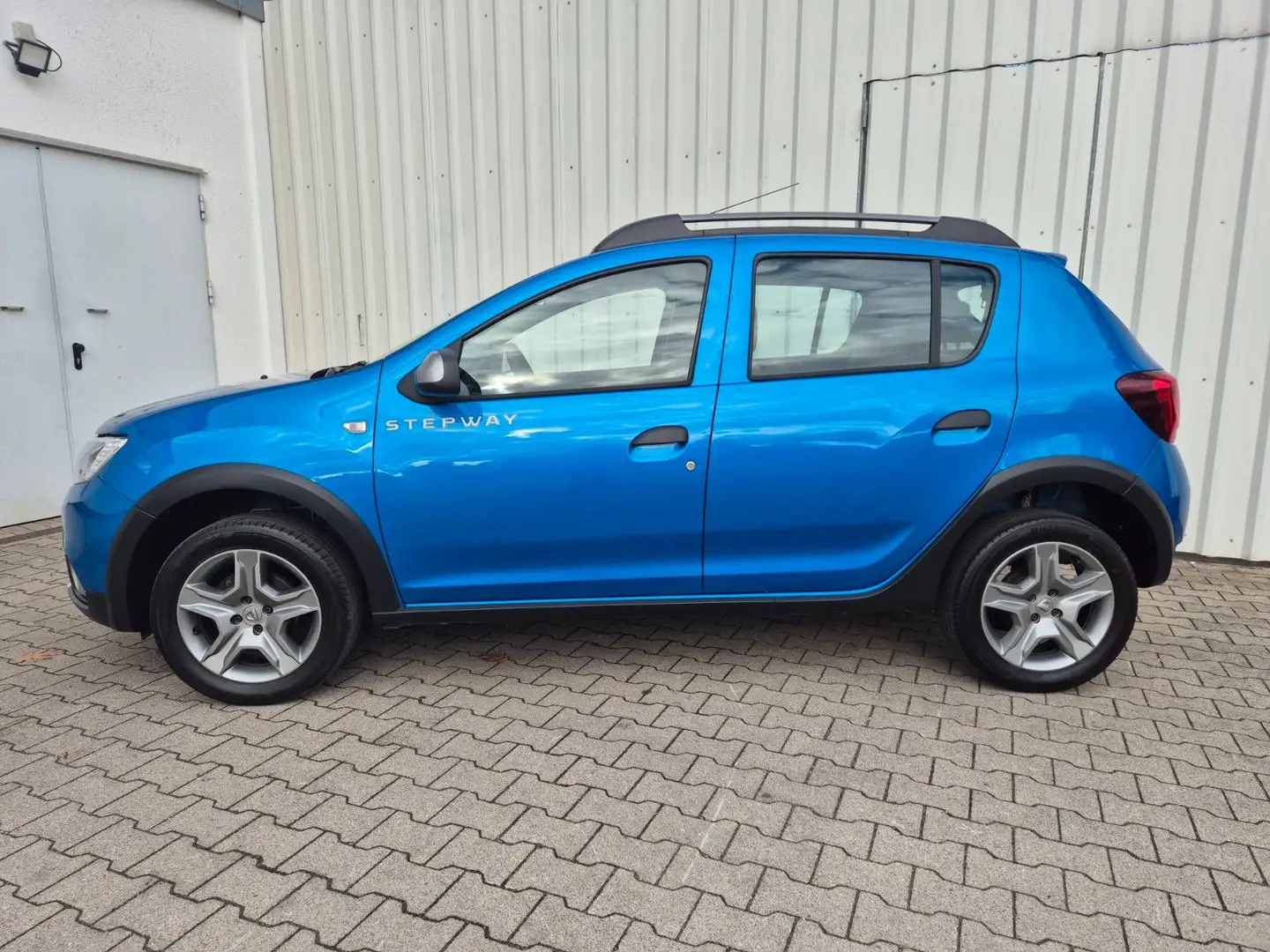 Dacia Sandero II Stepway Essential, 1.HAND, SCHECKHEFT Bleu - 2