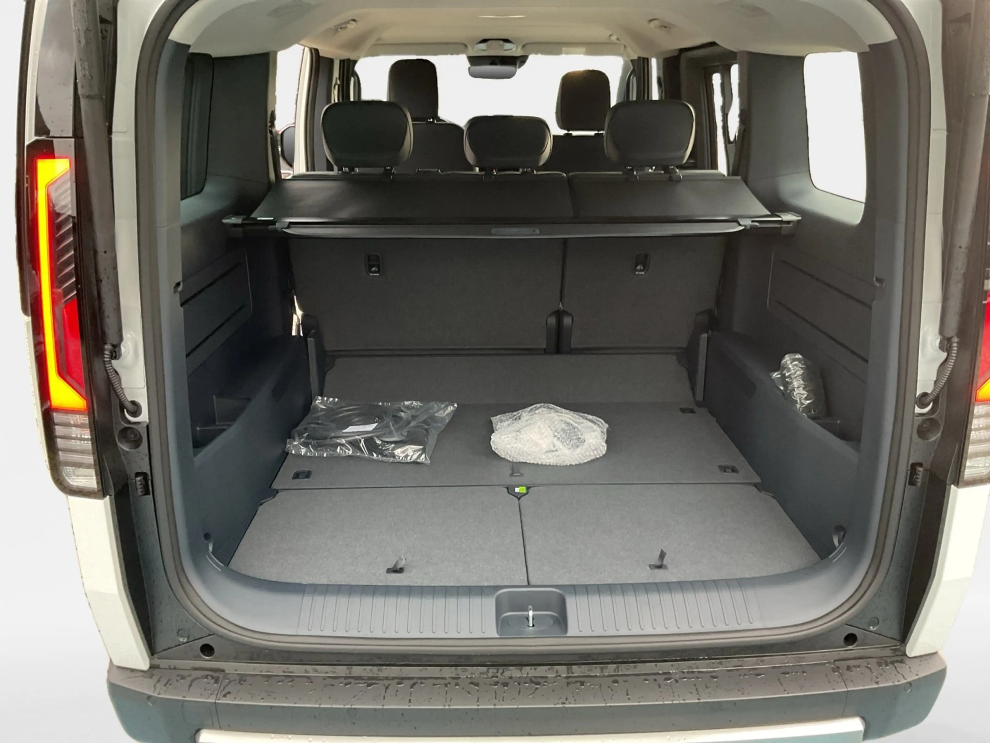 Kia PV5 Passenger Passenger Elektro 71,2 kWh Plus *Kamera*ACC — photo 11