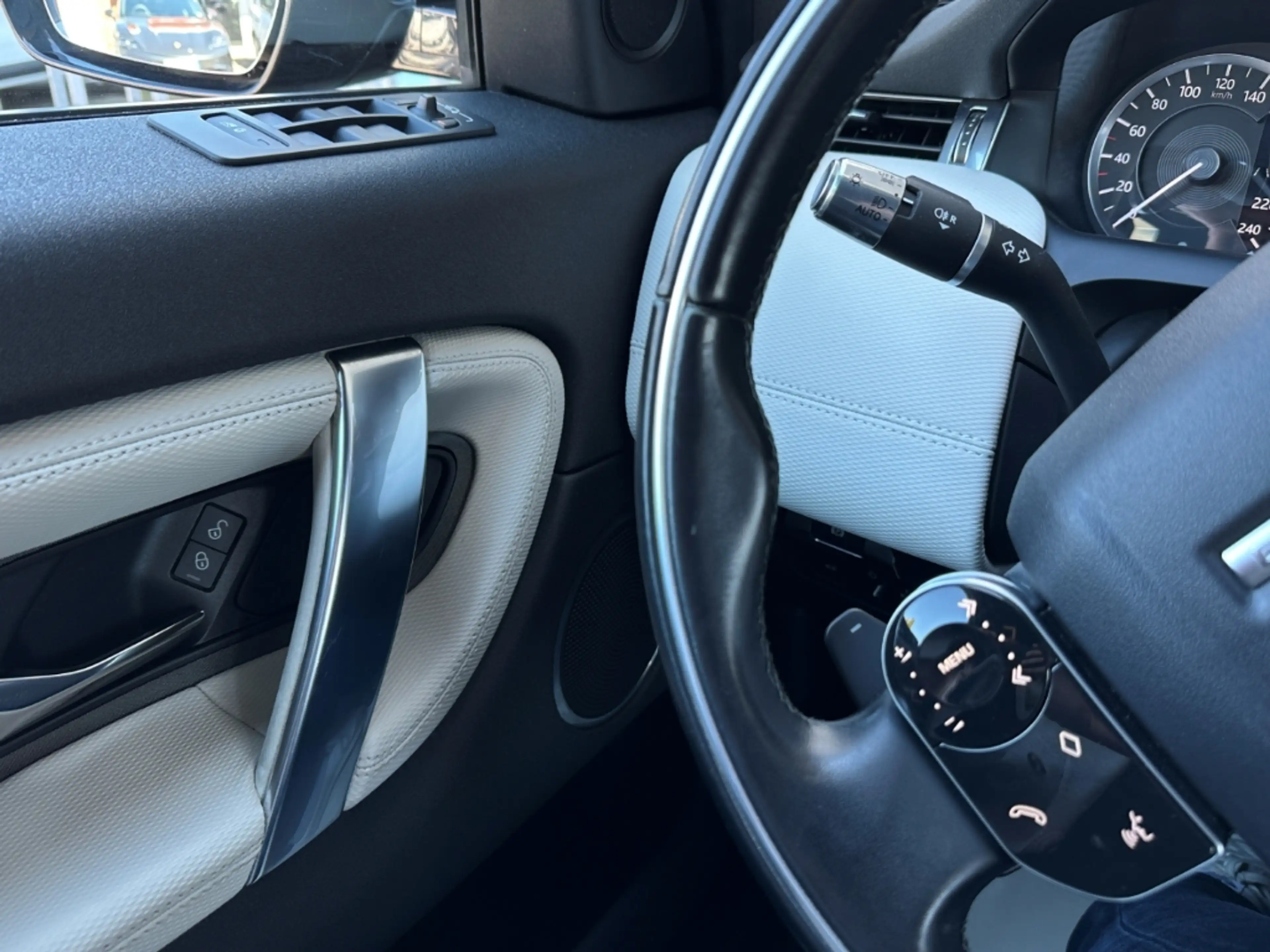 Land Rover Discovery Sport R-Dynamic AWD D180 PANO AMBIENTE — photo 6