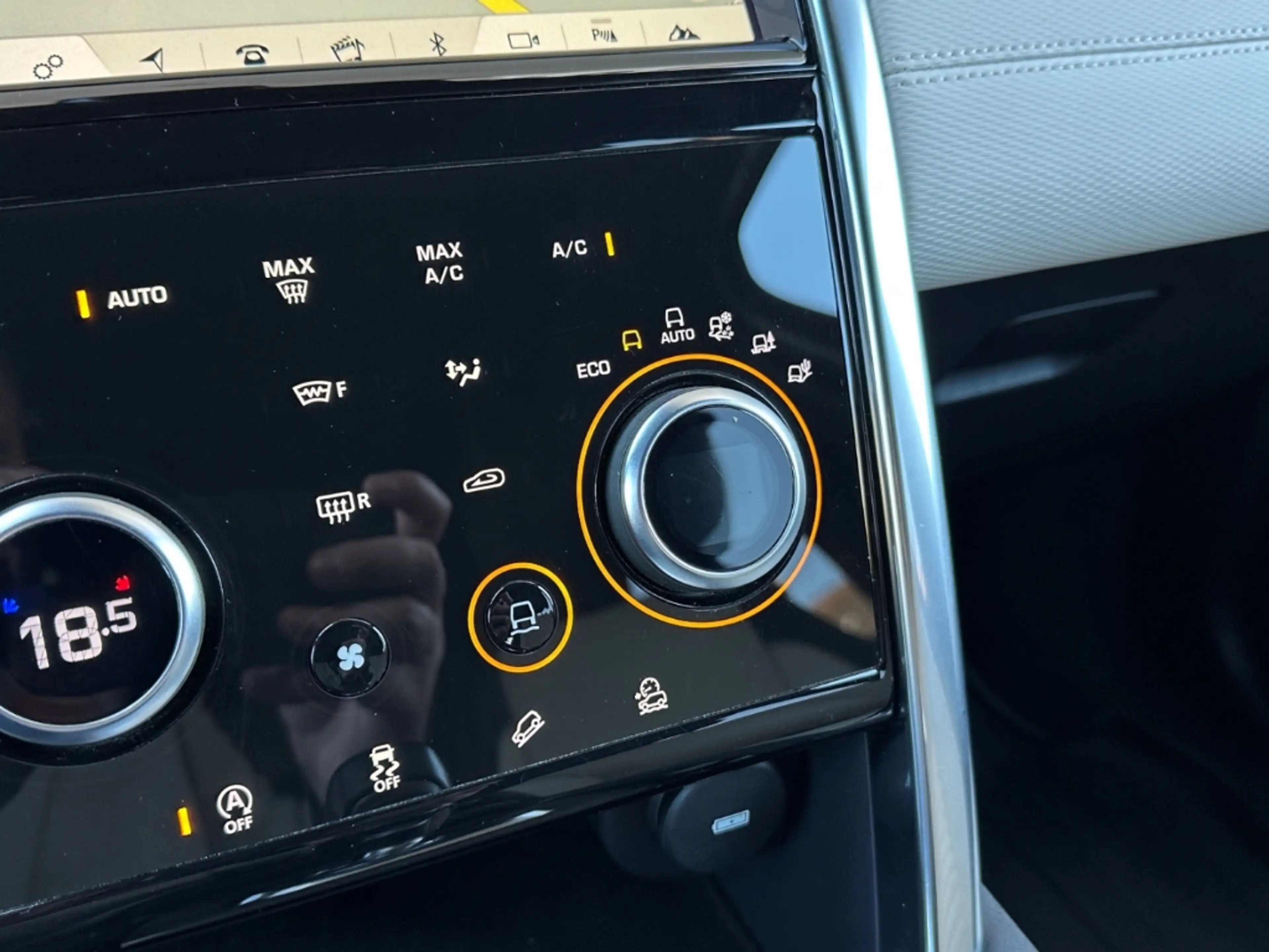 Land Rover Discovery Sport R-Dynamic AWD D180 PANO AMBIENTE — photo 11