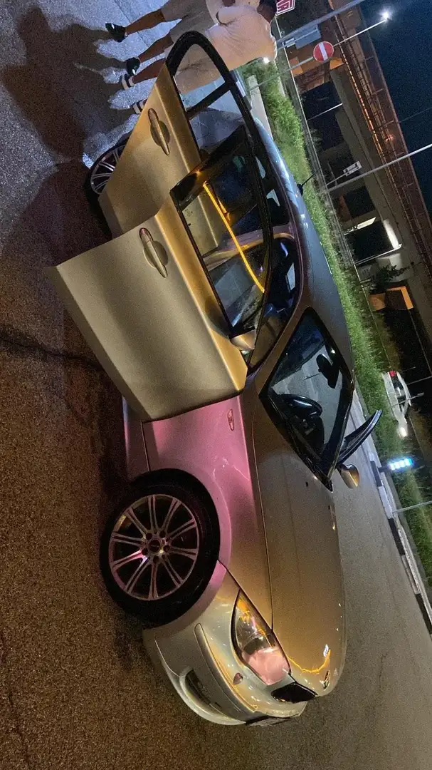 BMW 120 120d Attiva - 1