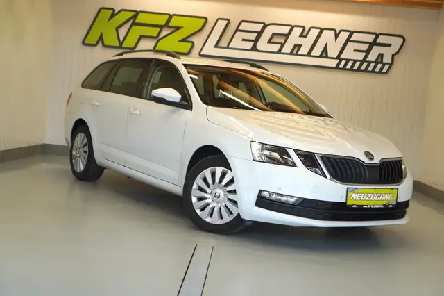 Skoda Octavia view 3