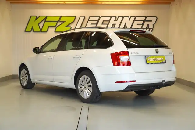 Skoda Octavia view 7