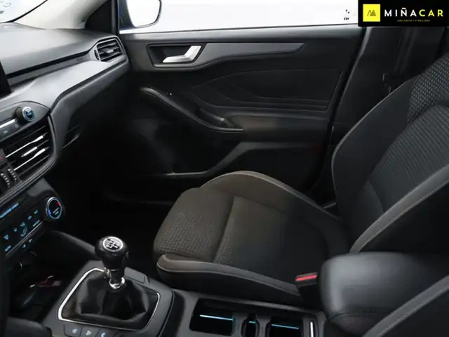 Ford Focus view 20