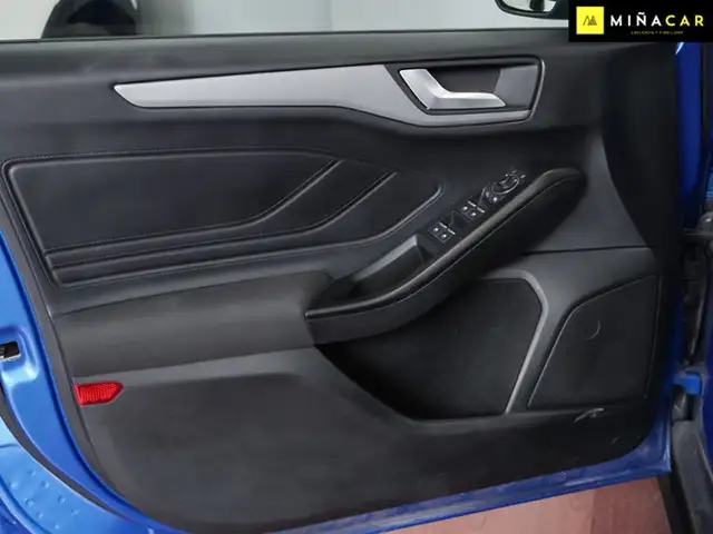 Ford Focus view 21