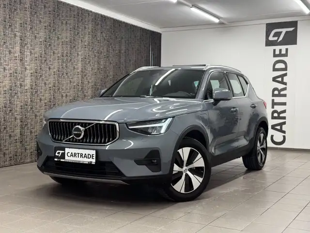 Volvo XC40 view 3