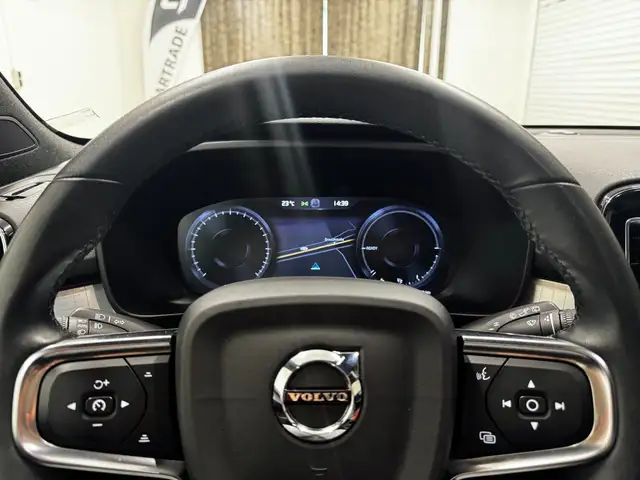 Volvo XC40 view 14