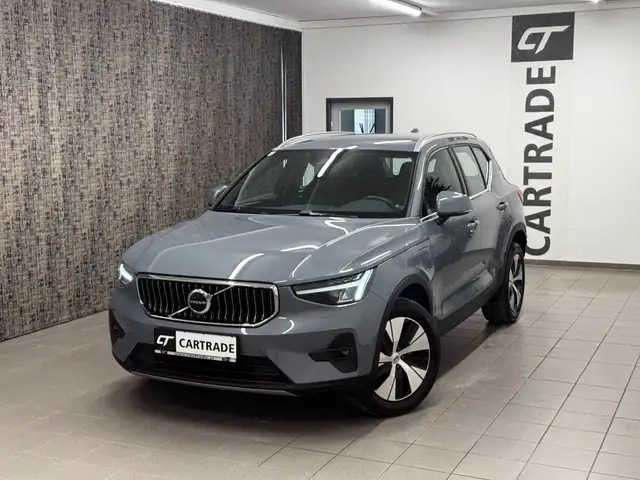 Volvo XC40 view 2