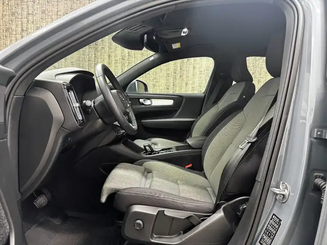 Volvo XC40 view 9