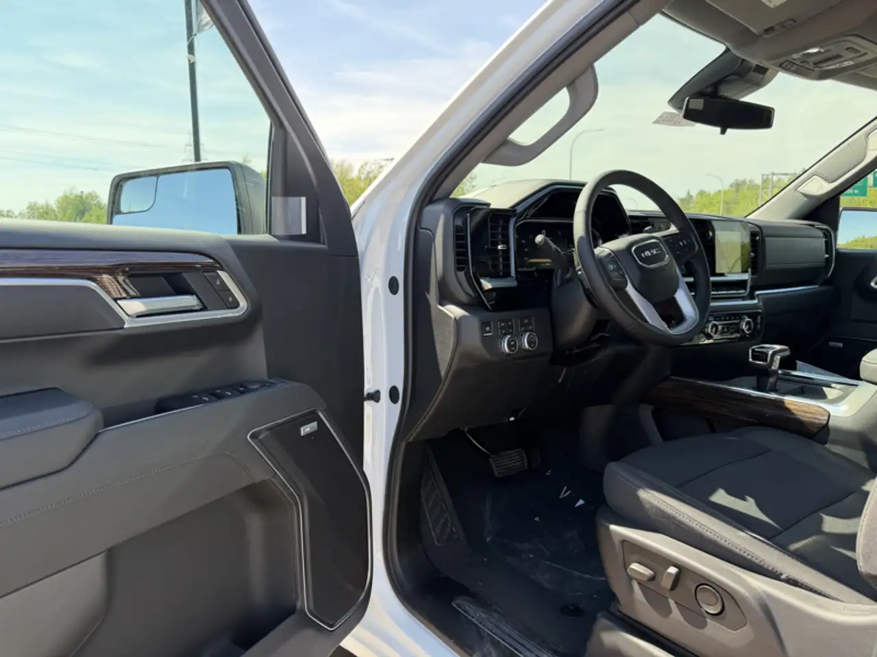 GMC Sierra 1500 снимка GMC Sierra 1500