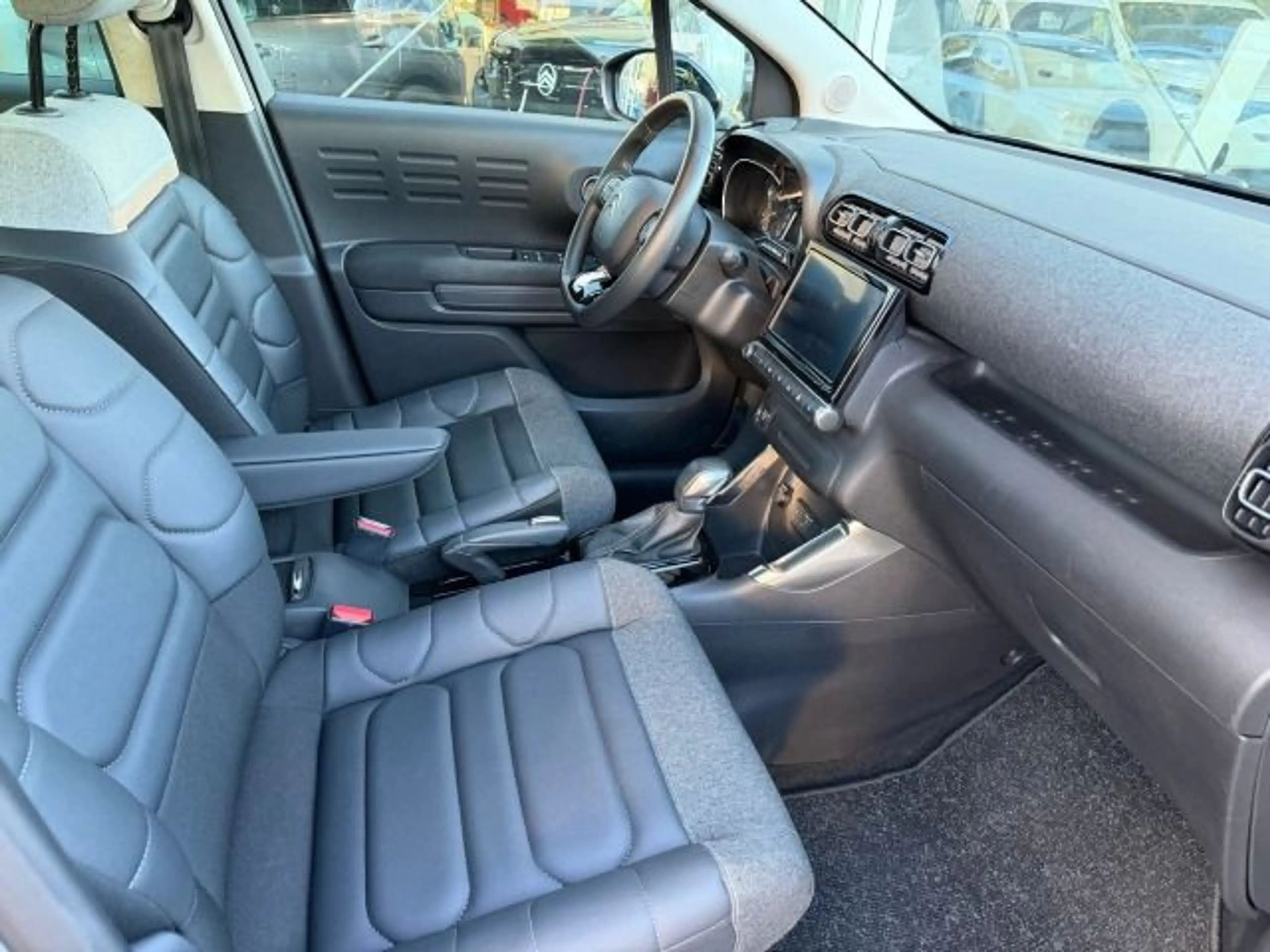 Citroen C3 Aircross 1.2 PureTech 130 Shine Pack S&S — photo 14