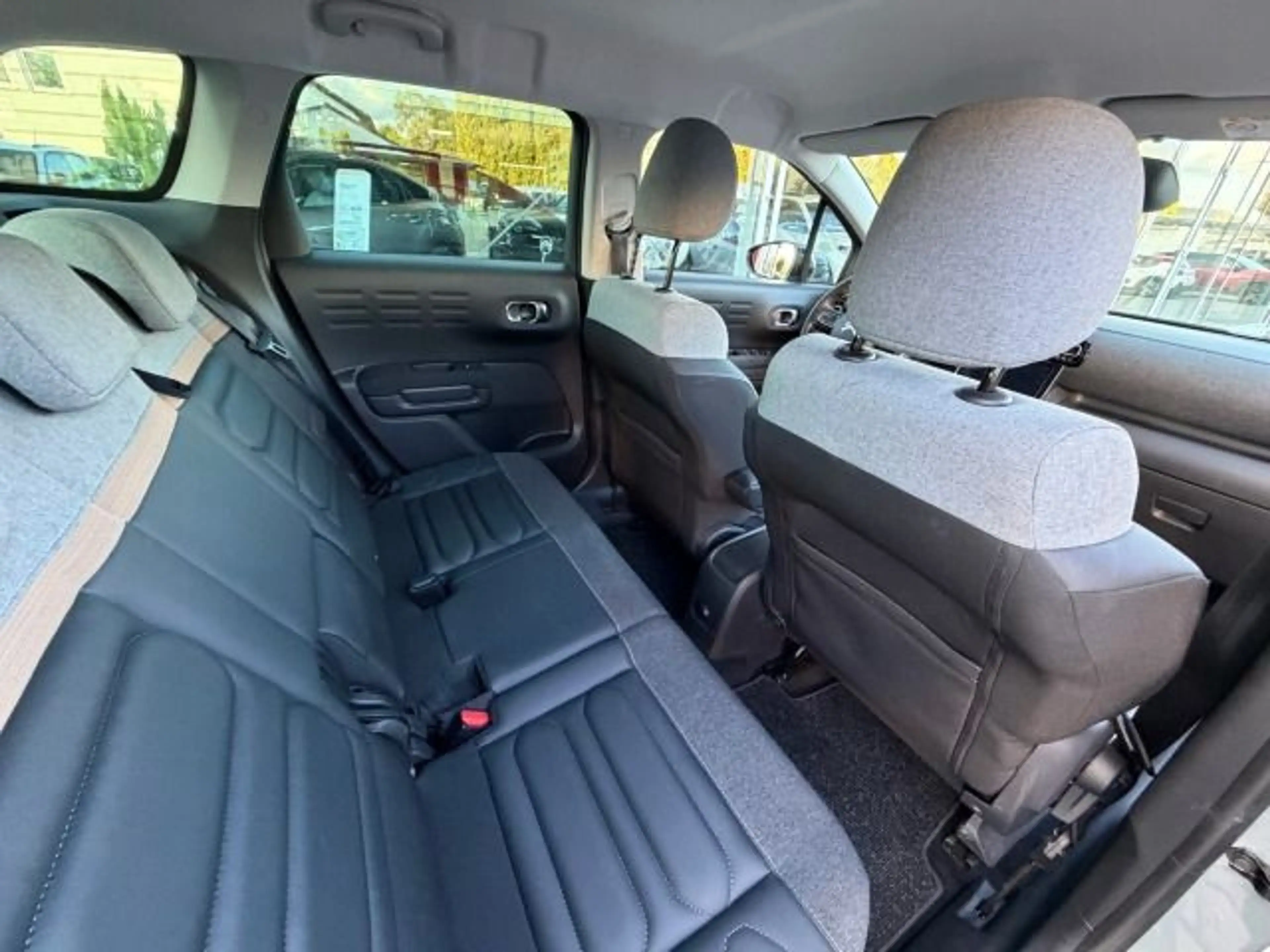 Citroen C3 Aircross 1.2 PureTech 130 Shine Pack S&S — photo 13
