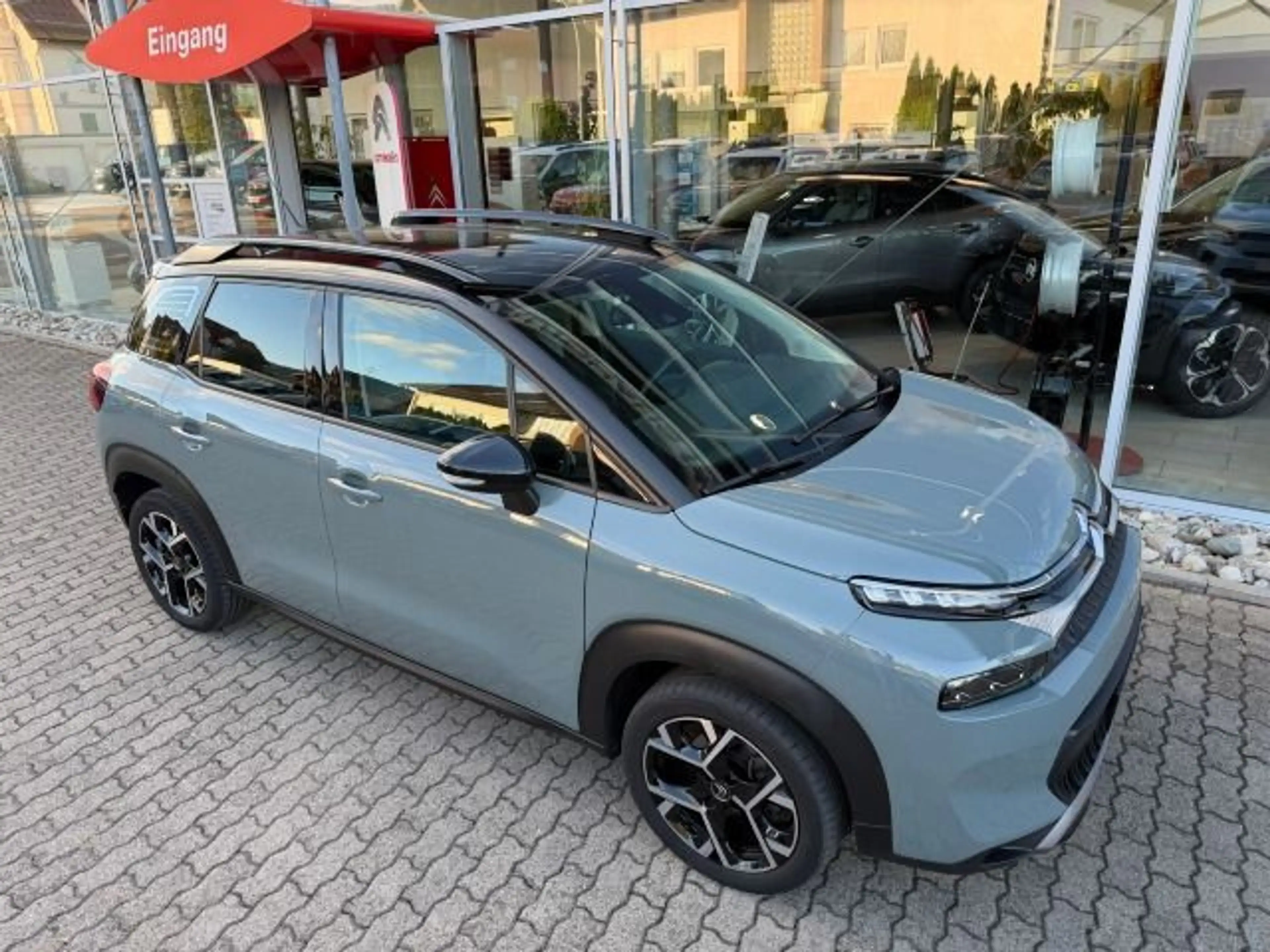 Citroen C3 Aircross 1.2 PureTech 130 Shine Pack S&S — photo 9