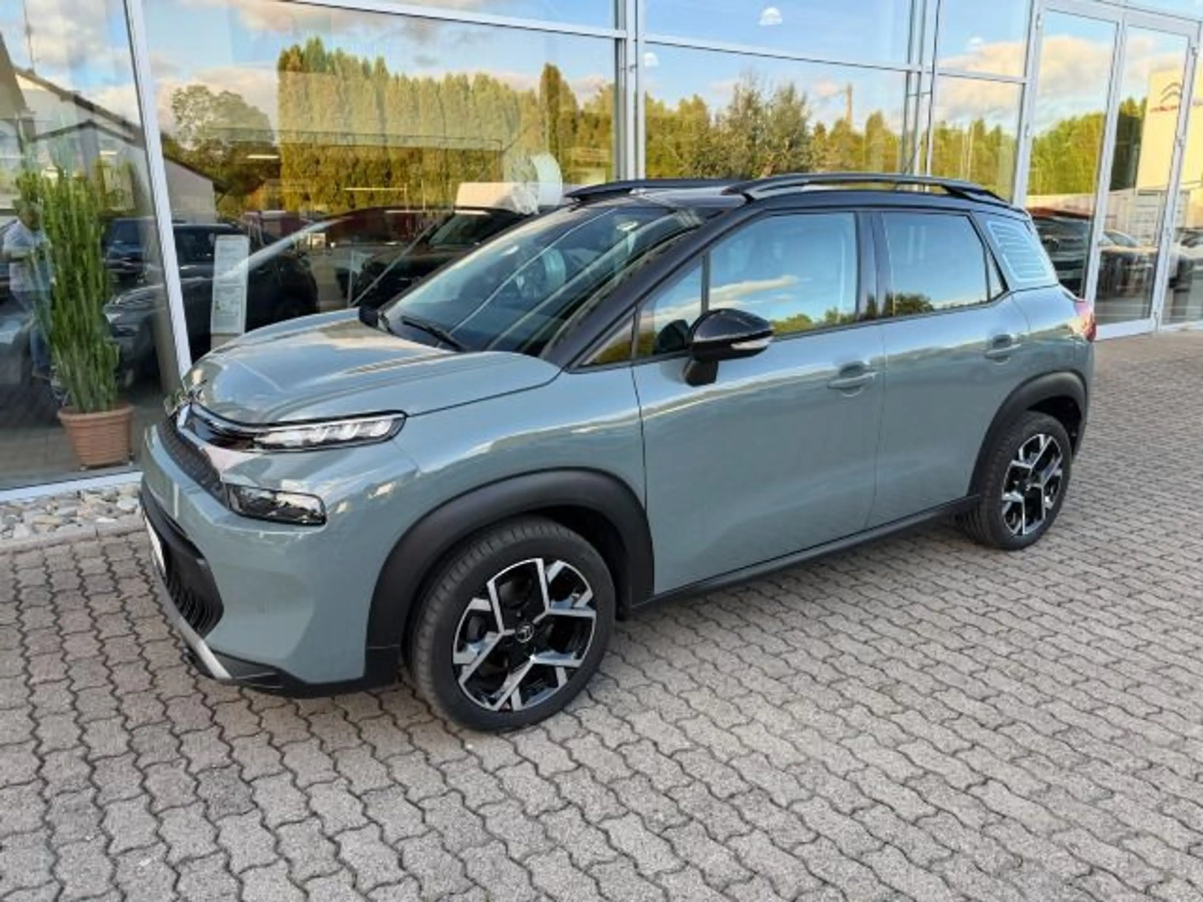 Citroen C3 Aircross 1.2 PureTech 130 Shine Pack S&S — photo 2