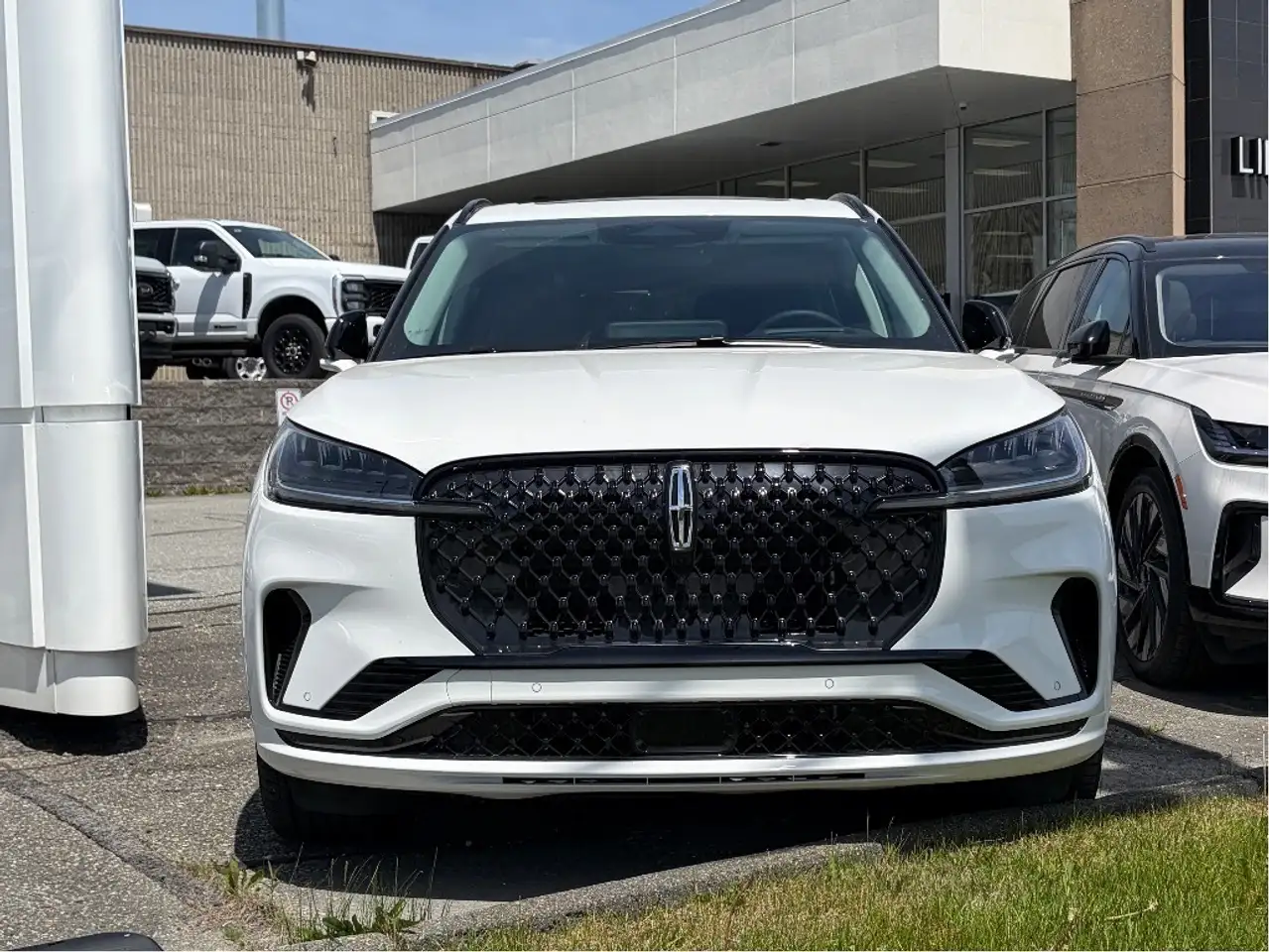 Lincoln Aviator снимка Lincoln Aviator