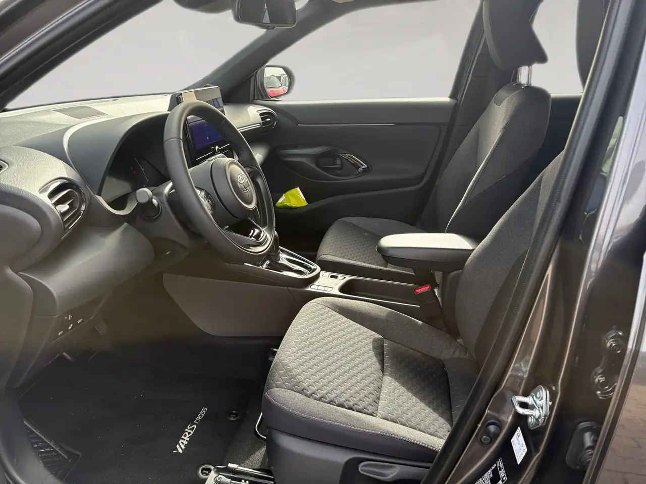 Toyota Yaris Cross 1.5 Hybrid Teamplayer mit Winter-Pa 7
