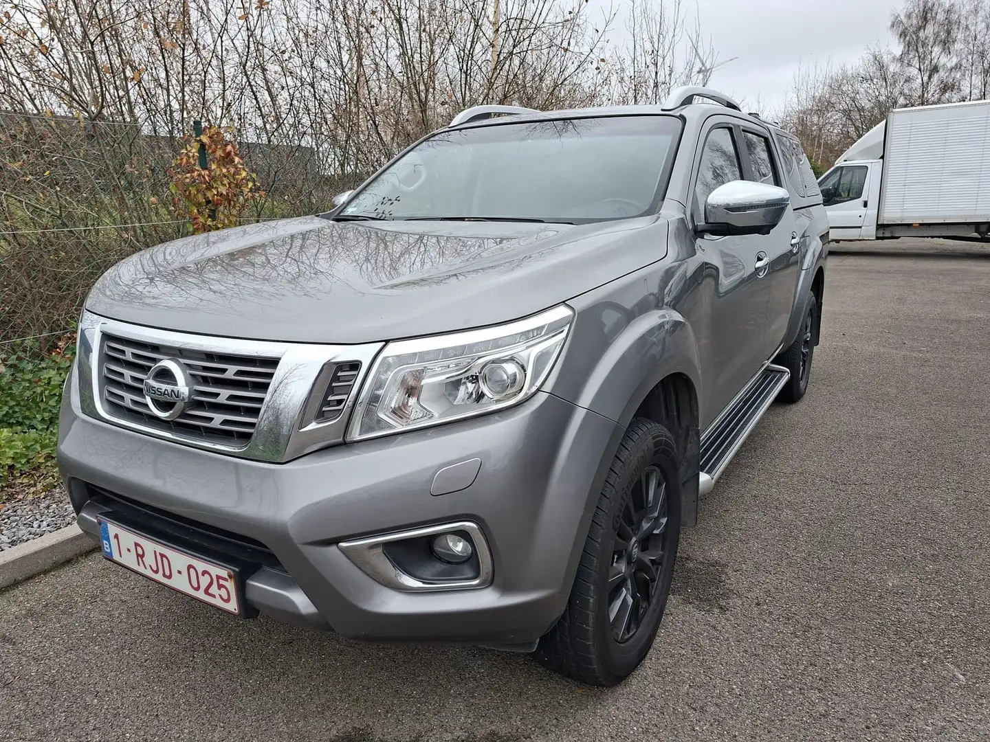 Nissan Navara Nissan Navara 2.3 190pk Automaat ENKEL VOOR EXPOR Gris - 1