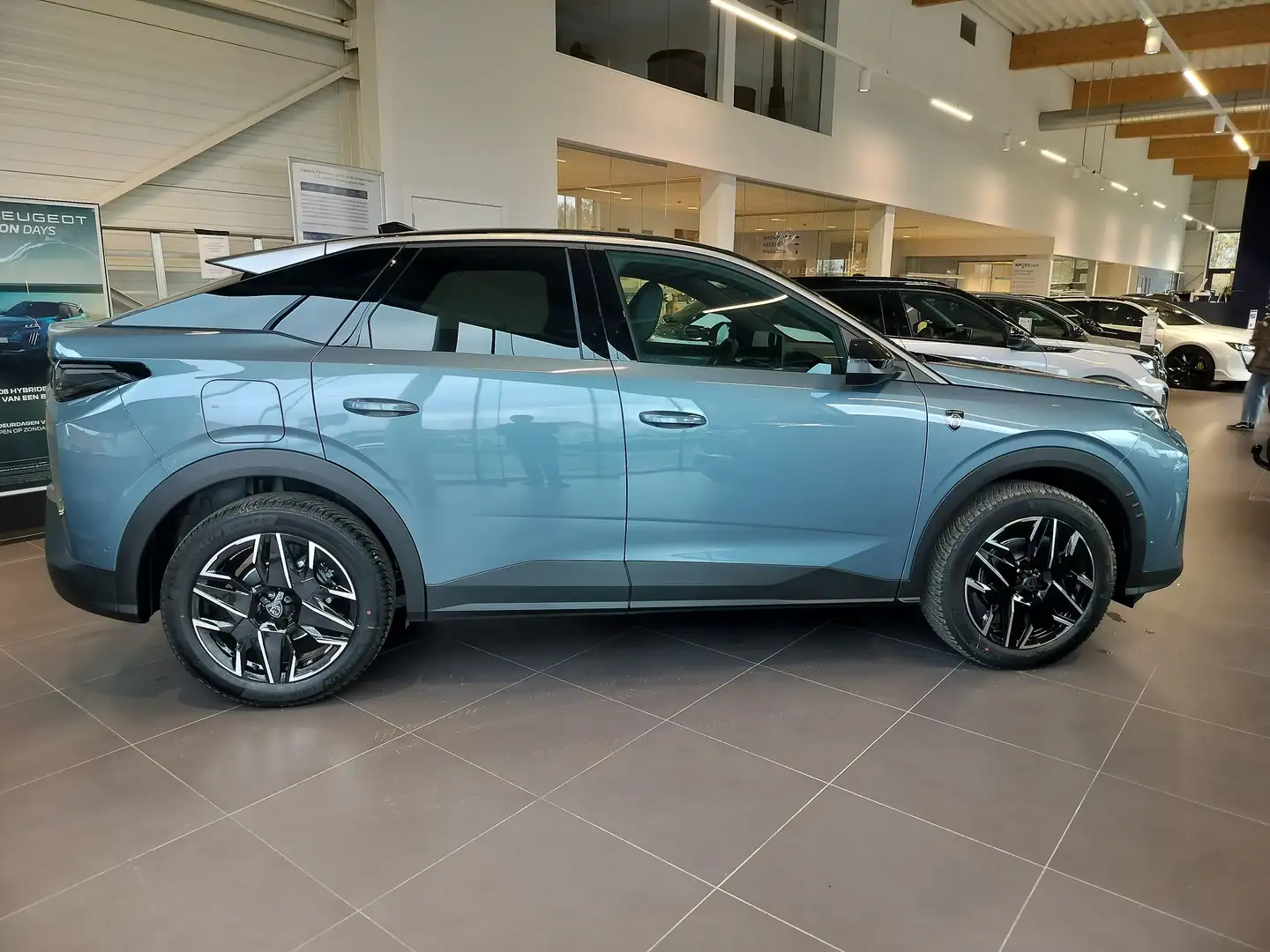 Peugeot 3008 3008 Hybrid 145 e-DSC6 GT Blauw - 2