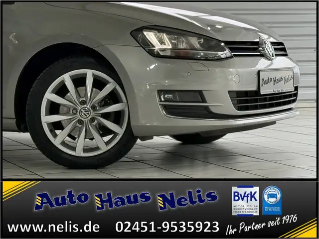 Volkswagen Golf view 2
