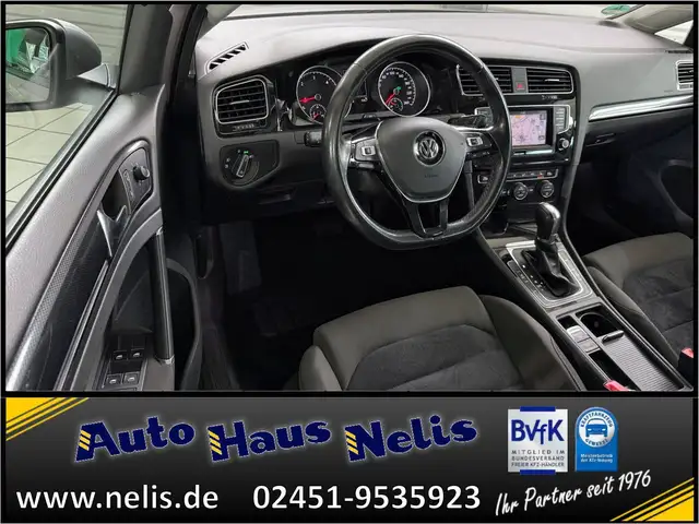 Volkswagen Golf view 9