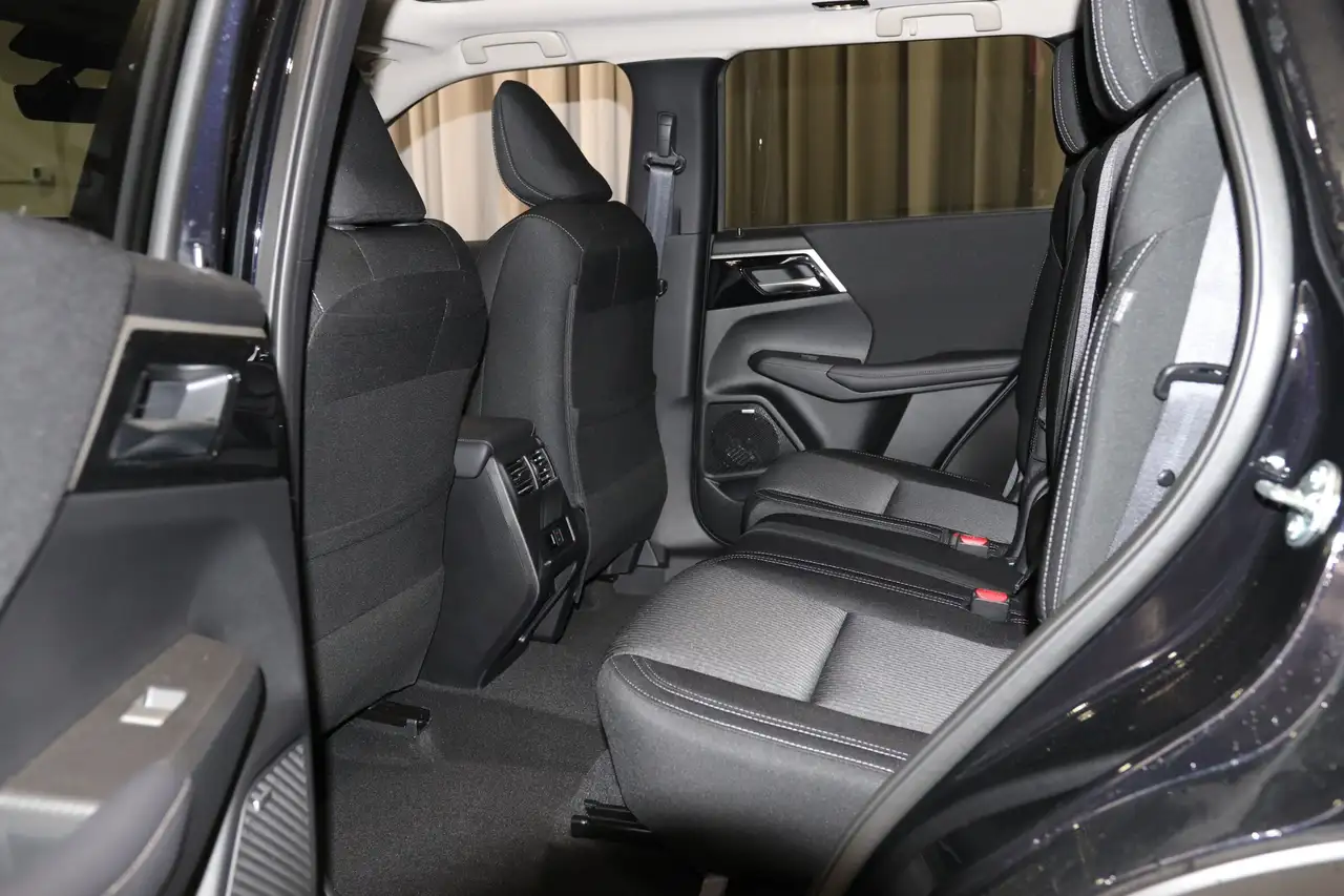 Mitsubishi Outlander снимка Mitsubishi Outlander