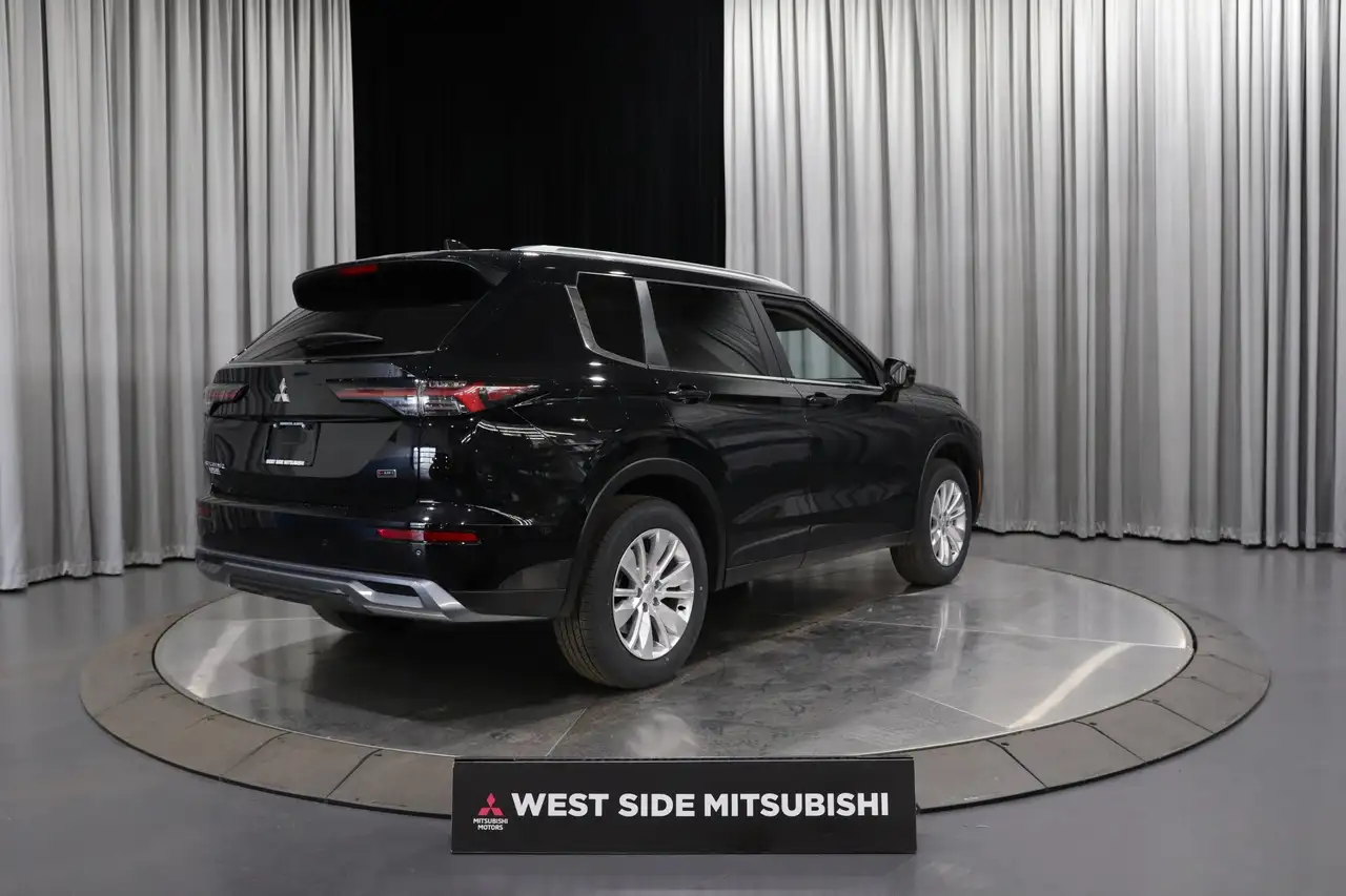 Mitsubishi Outlander снимка Mitsubishi Outlander