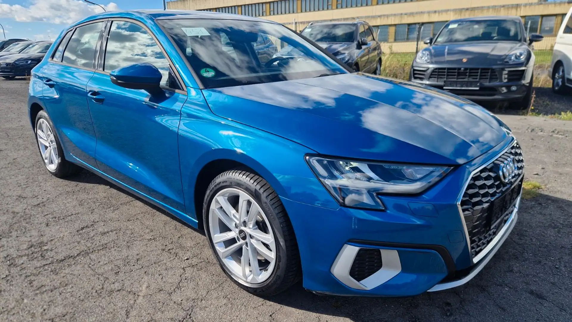 Audi A3 Sportback 35 TFSI Sportsitze Digital AHK Blau - 1
